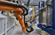 Robotické svařování dílenských stolů